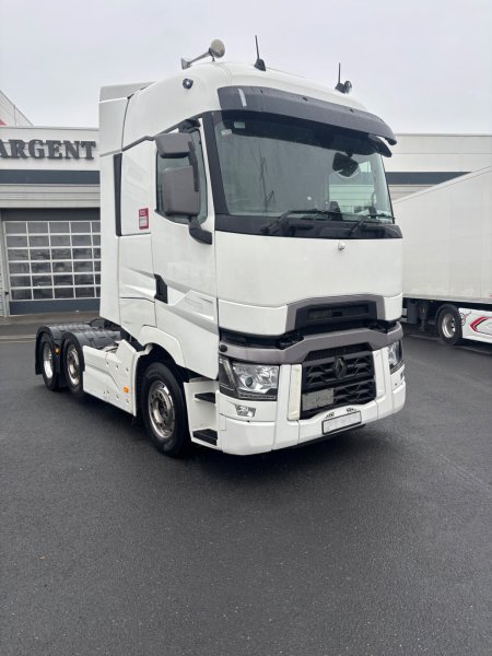 2021 Renault T520