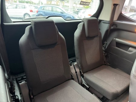 2010 Peugeot 5008 - photo 11