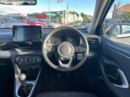 2025 Toyota Yaris - photo 9