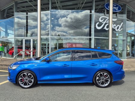 2023 Ford Focus - photo 2