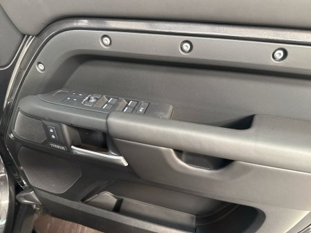 2026 Land Rover Defender - photo 31