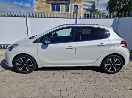 2017 Peugeot 208 - photo 6