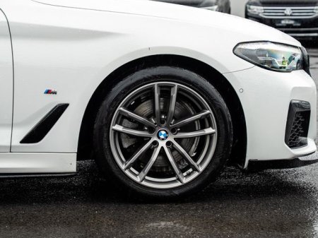 2021 BMW 5-Series - photo 4
