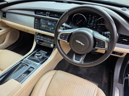 2019 Jaguar XF - photo 18