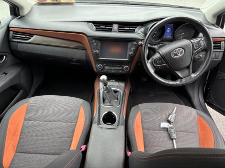 2016 Toyota Avensis - photo 6
