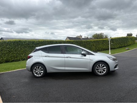 2020 Vauxhall Astra - photo 3