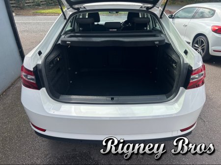 2019 Skoda Superb - photo 9