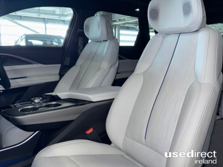 2025 Cadillac Lyriq - photo 7
