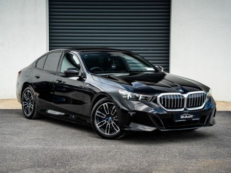 2025 BMW 5-Series - photo 17
