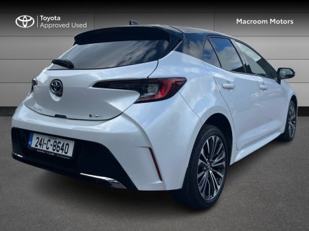 2024 Toyota Corolla - photo 2