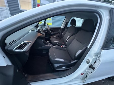 2016 Peugeot 208 - photo 14