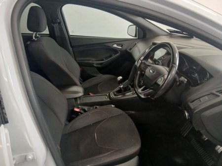 2018 Ford Focus - photo 8