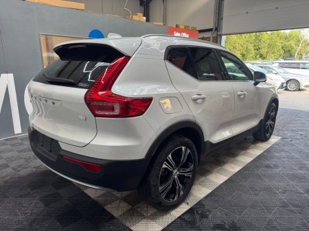 2022 Volvo XC40 - photo 3