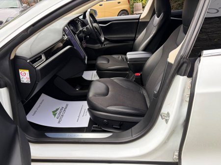 2015 Tesla Model S - photo 17