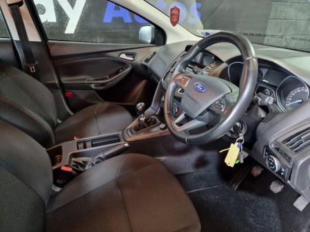 2017 Ford Focus - photo 14