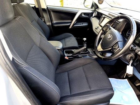 2016 Toyota RAV4 - photo 12