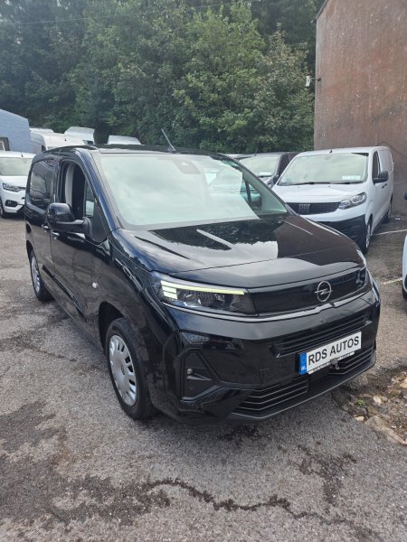 2025 Opel Combo Edition Plus 7 Seat BEV 8 Speed AT