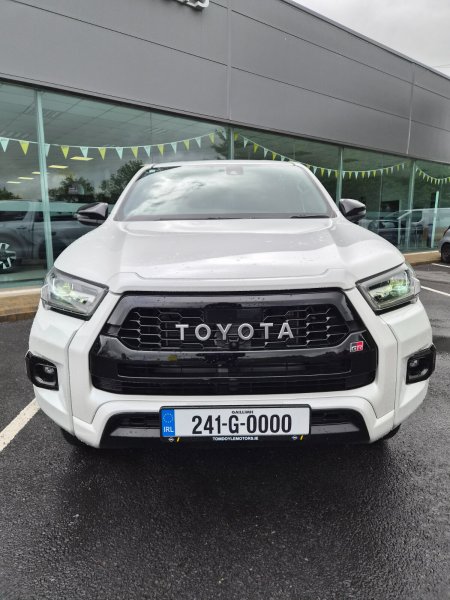 2024 Toyota Hilux - photo 8