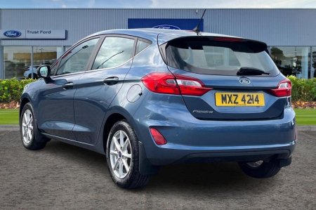 2018 Ford Fiesta - photo 2