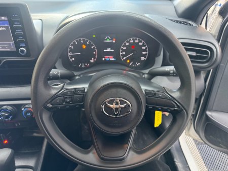 2022 Toyota Yaris - photo 8