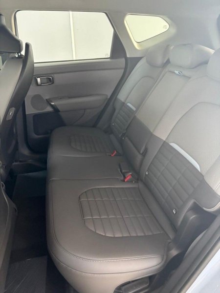 2027 Kia Seltos - photo 6