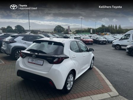 2022 Toyota Yaris - photo 2