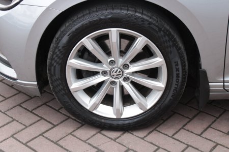 2019 Volkswagen Passat - photo 22
