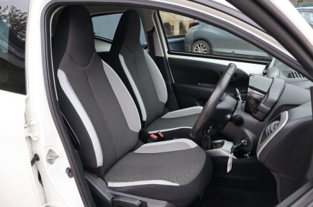 2015 Toyota Aygo - photo 11
