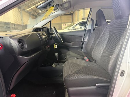 2017 Toyota Vitz - photo 20