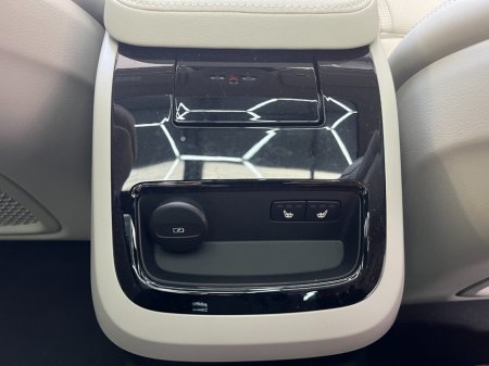 2025 Volvo V60 - photo 13