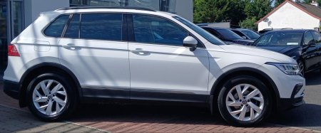 2024 Volkswagen Tiguan - photo 2