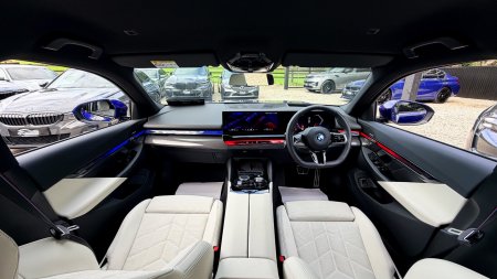 2026 BMW 5-Series - photo 3