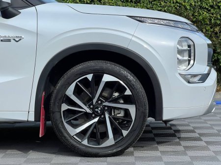 2022 Mitsubishi Outlander - photo 9