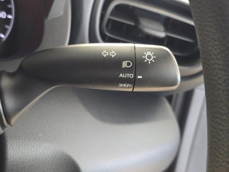 2022 Toyota Yaris - photo 18