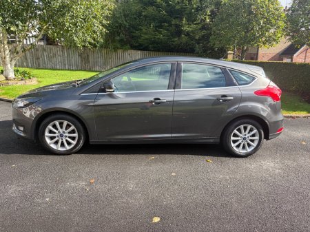 2016 Ford Focus - photo 2