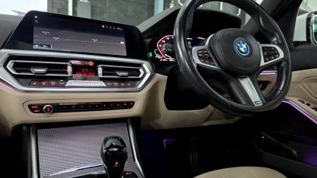 2021 BMW 3-Series - photo 28