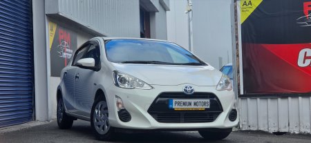 2017 Toyota Aqua - photo 2