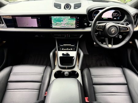 2025 Porsche Cayenne - photo 28