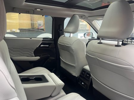 2024 Mitsubishi Outlander - photo 21