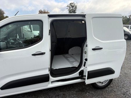 2020 Peugeot Partner - photo 11