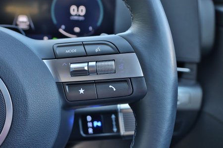 2025 Hyundai KONA - photo 12