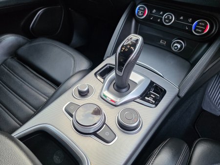 2022 Alfa Romeo Stelvio - photo 18