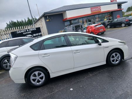 2015 Toyota Prius - photo 2