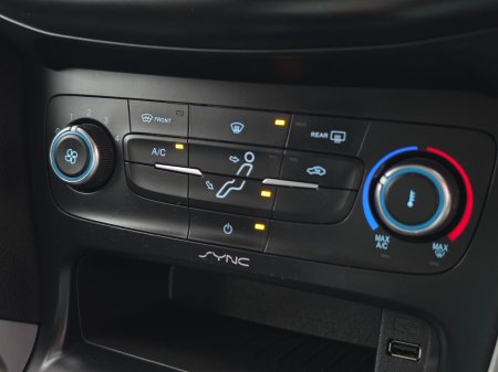 2015 Ford Focus - photo 33