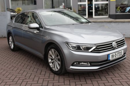 2019 Volkswagen Passat - photo 2