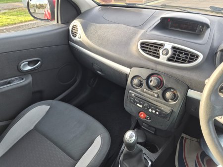 2011 Renault Clio - photo 12