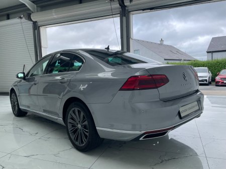 2021 Volkswagen Passat - photo 4
