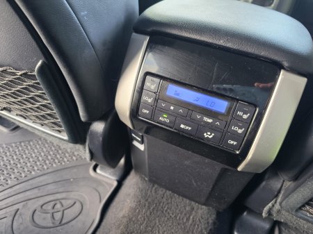 2018 Toyota Land Cruiser - photo 8