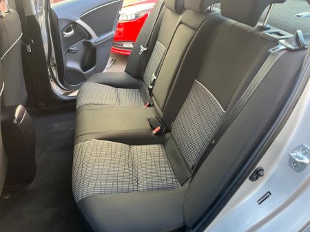 2013 Toyota Avensis - photo 4
