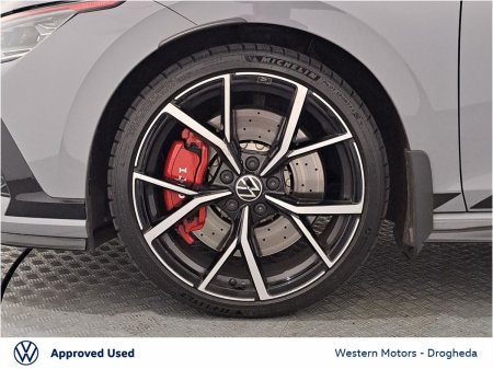 2025 Volkswagen Golf - photo 9